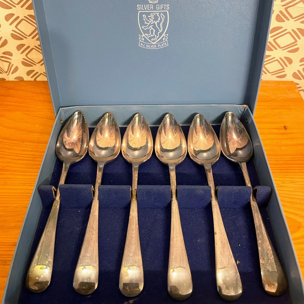 Vintage Set of 6 S.G. England- A1 Silver Plate Spoon Set